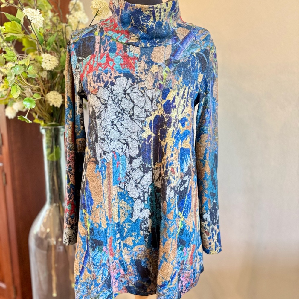 Elegant Multicolor Abstract Print Turtleneck Tunic